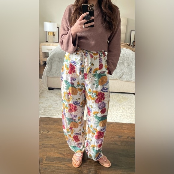 Roller Rabbit Floral Relaxed Pants - Picture 3 of 10